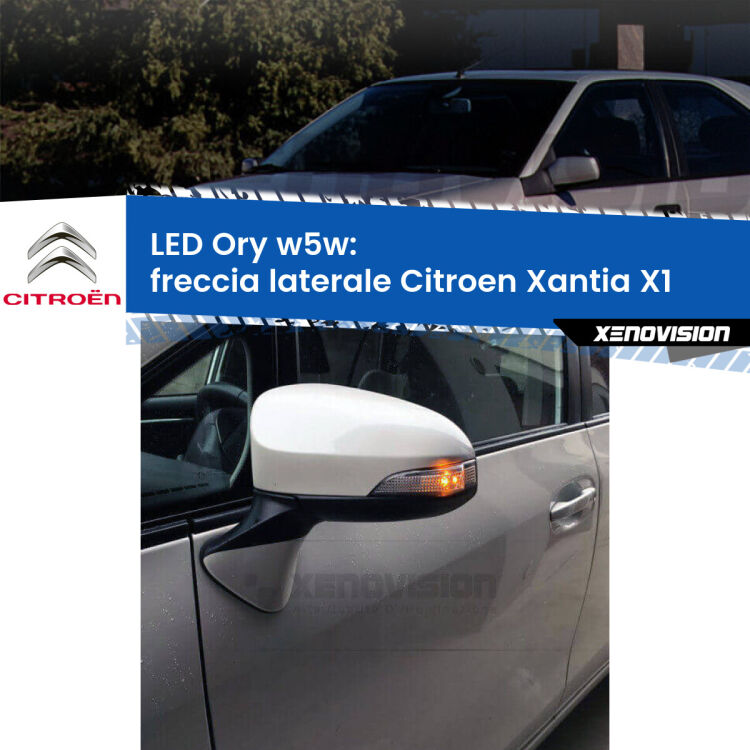 <strong>LED freccia laterale w5w per Citroen Xantia</strong> X1 prima serie. Una lampadina <strong>w5w</strong> canbus luce arancio modello Ory Xenovision.
