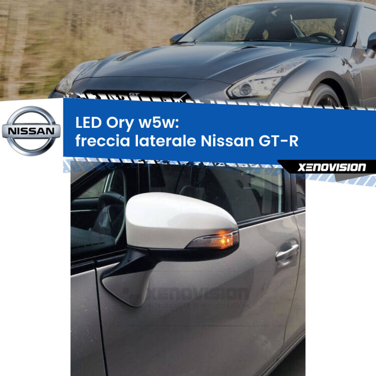 <strong>LED freccia laterale w5w per Nissan GT-R</strong>  2007 in poi. Una lampadina <strong>w5w</strong> canbus luce arancio modello Ory Xenovision.