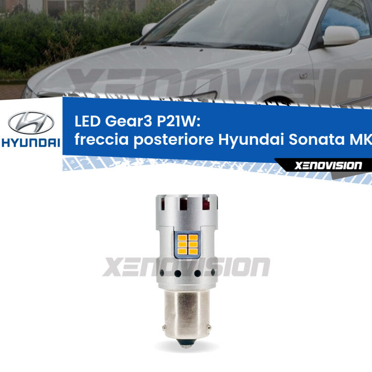 <strong>Freccia posteriore LED no-spie per Hyundai Sonata MK III</strong> EF 1998 - 2002. Lampada <strong>P21W</strong> modello Gear3 no Hyperflash, raffreddata a ventola.