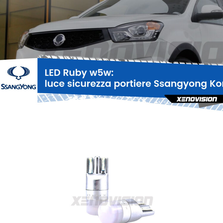 <strong>Luce Sicurezza Portiere LED per Ssangyong Korando</strong> Mk3 2010 - 2019: coppia led T10 a illuminazione Rossa a 360 gradi. Si inseriscono ovunque. Canbus, Top Quality.