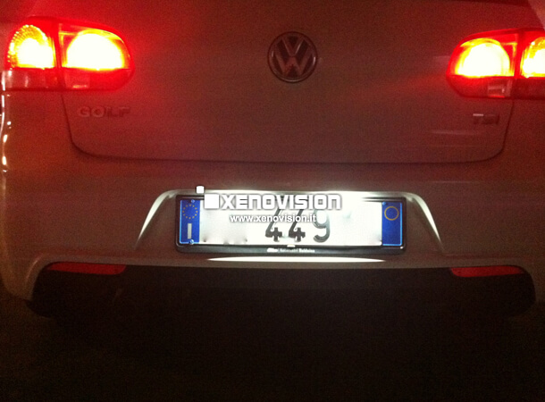 Plafoniera Targa Led Golf 7 : Kit plafoniere led targa volkswagen golf etc xenovision