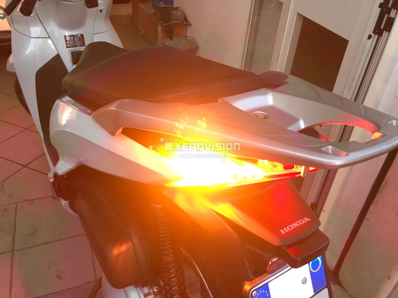 6 Freccia laterale LED Land rover Range rover Mk1 prima serie: R10W Gear <strong>LED R10W per </strong><strong>freccia laterale Land rover Range rover (Mk1) prima serie</strong><strong>. </strong> 3x più luce, compatta. Top Quality.