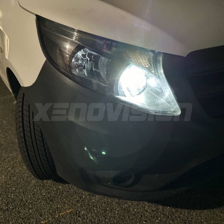 2 Abbaglianti LED H15 24,000Lm per Mercedes Vito W447 2014 in poi <strong>Kit abbaglianti LED per Mercedes Vito</strong> W447 2014 in poi. Lampade <strong>H15</strong> doppia funzione (diurne + abbaglianti) Canbus modello Shark Xenovision.