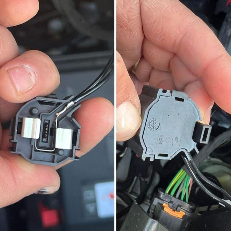 1 Adattatori portalampada H1 per Abbaglianti Ford Fiesta 4 7 Coppia Adattatori <b>portalampada LED</b> H1 per Abbaglianti <b>Ford Fiesta 7</b>, Opel, Peugeot.