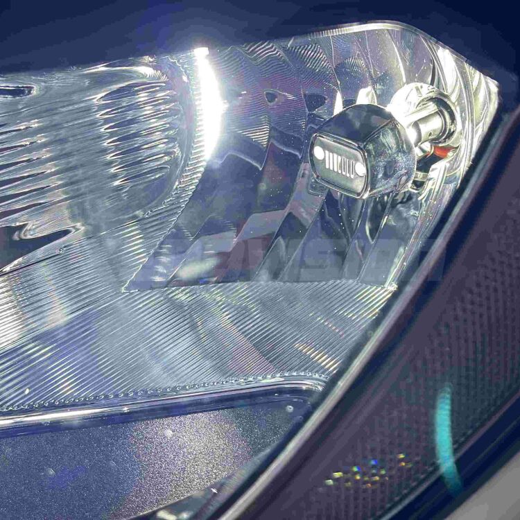 3 Anabbaglianti LED H11 29,000Lm per Jeep Compass II 2017 in poi <strong>Kit anabbaglianti LED specifico per Jeep Compass</strong> II 2017 in poi. Lampade <strong>H11</strong> Canbus da 29.000Lumen di luminosità modello Eagle Xenovision.