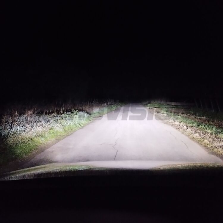 <strong>Kit anabbaglianti LED specifico per VW Passat</strong> B8 2014 - 2017. Lampade <strong>H7</strong> Canbus da 29.000Lumen di luminosità modello Eagle Xenovision.