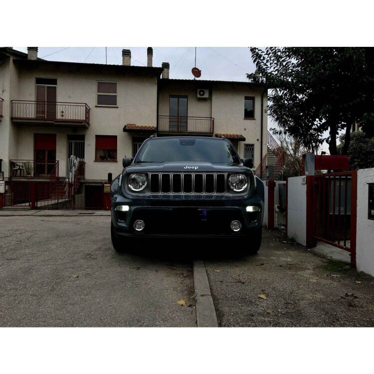 4 Luci posizione LED Citroën C4 II 2009-2016: P21/5W Gear <strong>Luci posizione LED no-spie per Citroën C4</strong> II 2009-2016. Una lampada <strong>P21/5W</strong> modello Gear da Xenovision.