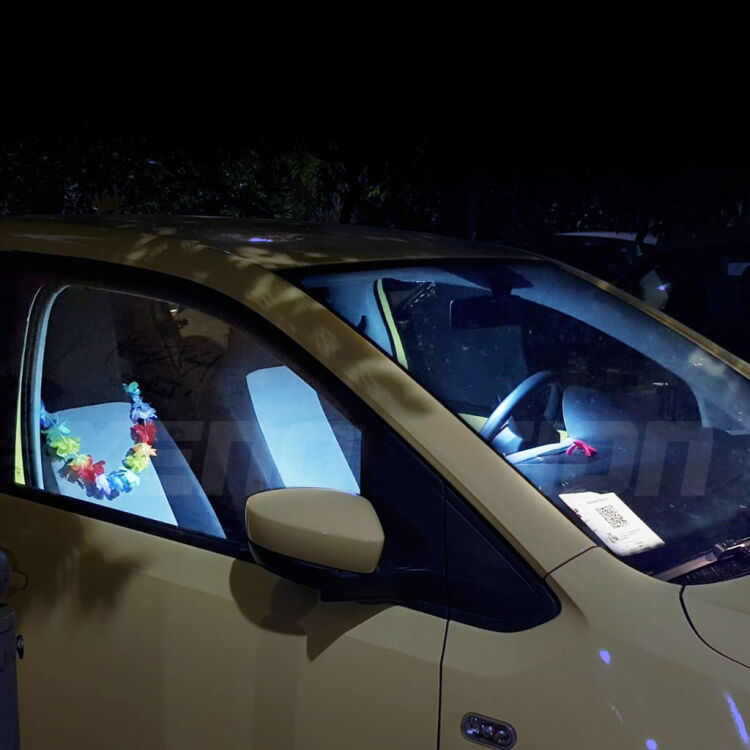 FINE SERIE: NO GARANZIA <p>C5W LED 36mm con 3 Chip PHILIPS per un'illuminazione incredibilmente potente e pura. Un vero gioiello.</p>