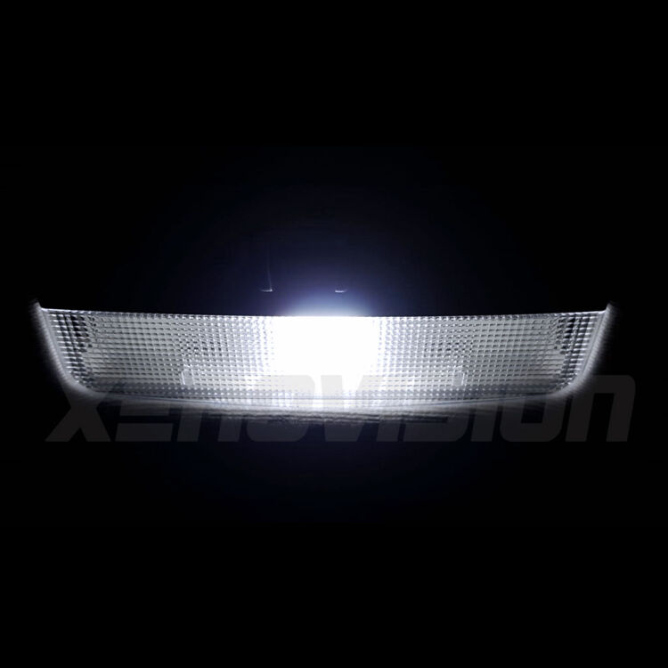 FINE SERIE: NO GARANZIA <p>C5W LED 36mm con 3 Chip PHILIPS per un'illuminazione incredibilmente potente e pura. Un vero gioiello.</p>