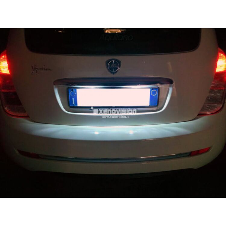 4 C5W C10W Led Canbus 39mm a 3 Ultra Led Xenovision - Bianco Lunare 6000k <p><strong>90Lumen, Canbus.</strong> C5W 39mm a Led di altissima qualità, ideale per luce targa, bagliaio e cortesia di auto Canbus. Equipaggia 3 Ultra Led 6000k.</p>