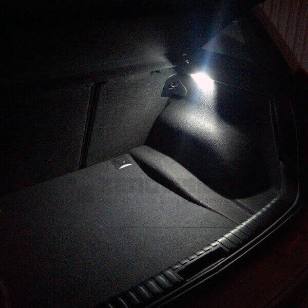 8 Luce Targa LED c5w 41mm Fiat 500 2007 - 2022 (Coppia) <strong>Luce Targa LED per Fiat 500</strong> 2007 - 2022. Coppia lampade <strong>C5W</strong> 41mm estremamente longeve.