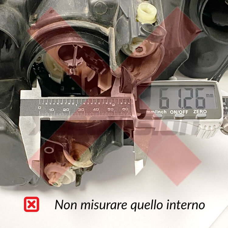 6 Coppia tappi coprifaro a cupola 65mm <p>Tappi coprifaro a cupola diametro interno <strong>65mm</strong>, necessari per fare respirare le ventoline dei kit LED.</p>