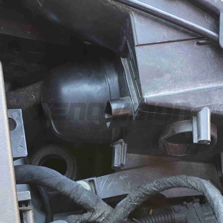 9 Coppia tappi coprifaro a cupola 85mm <p>Tappi coprifaro a cupola diametro interno <strong>8</strong><strong>5mm</strong>, necessari per fare respirare le ventoline dei kit LED.</p>