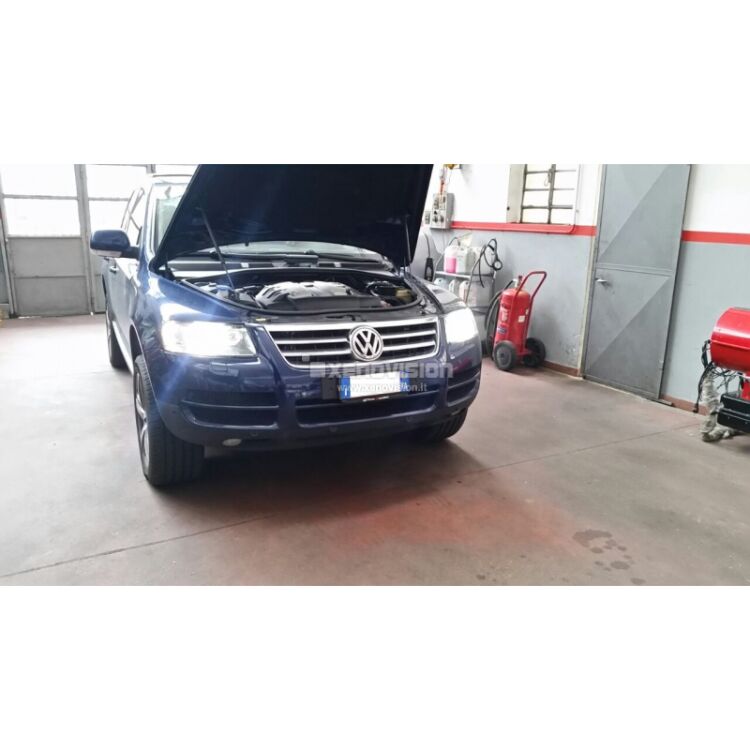 2 D1S: Lampade HID Xenovision XT 5000K <p>Le lampade D1S 5000k Xenovision XT erogano più Lumen, durano di più e proiettano più lontano.</p>