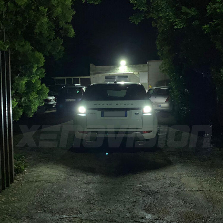 <p>Illumina a giorno in Retromarcia con un Kit Specifico per Evoque Plug&amp;Play da installare in 4 minuti. Sul serio!</p>