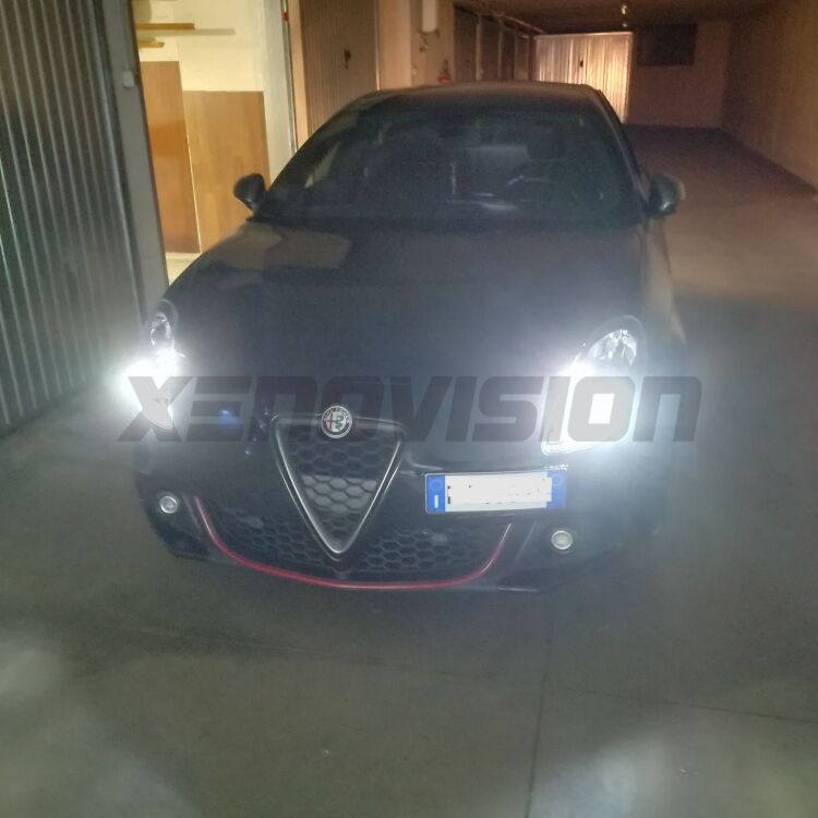 6 Anabbaglianti LED H1 22,000Lm per VW New Beetle 1998 - 2005 <strong>Kit LED anabbaglianti per VW New Beetle</strong> 1998 - 2005. </strong>Due lampade Canbus H1 Brightstar da 22,000 Lumen. Qualità Massima.