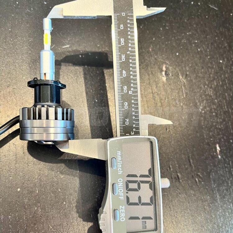 2 Anabbaglianti LED H1 22,000Lm per VW New Beetle 1998 - 2005 <strong>Kit LED anabbaglianti per VW New Beetle</strong> 1998 - 2005. </strong>Due lampade Canbus H1 Brightstar da 22,000 Lumen. Qualità Massima.