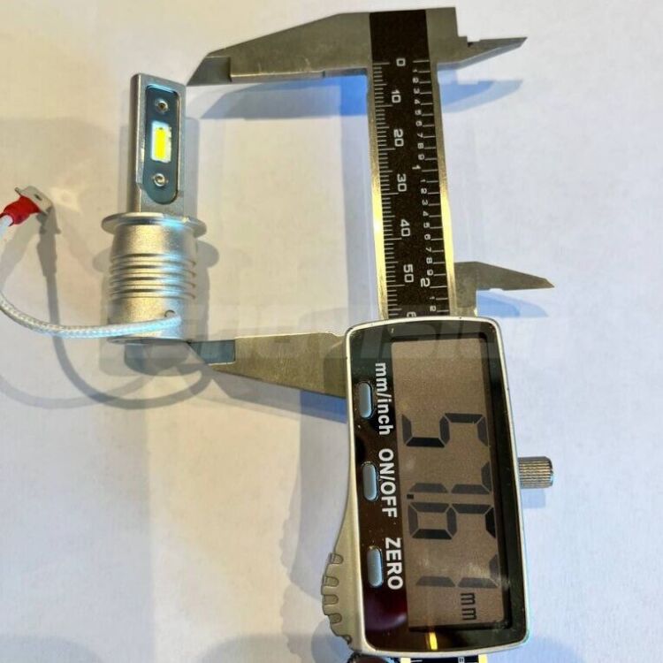 3 Fendinebbia LED H3 9600Lm per Land rover Discovery II L318 prima serie <strong>Kit LED Fendinebbia per Land rover Discovery II</strong> L318 prima serie.</strong> Coppia lampade <strong>H3</strong> senza ventola e ultracompatte per installazioni in fari senza spazi.