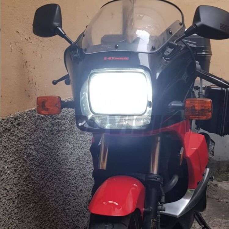 5 Anabbaglianti LED H4 9600Lm per Citroën Berlingo II 2008 - 2017 <strong>Kit LED per anabbaglianti + abbaglianti Berlingo</strong> II 2008 - 2017.</strong> Coppia lampade <strong>H4</strong> doppia intensità senza ventola e ultracompatte per installazioni in fari senza spazi.