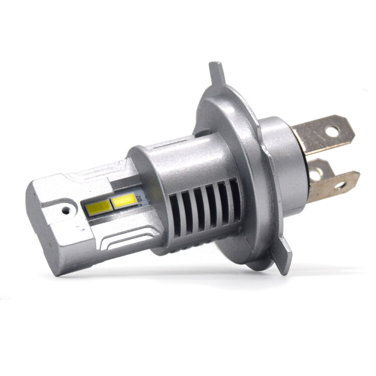 2 Anabbaglianti LED Skoda Roomster 5J fari a parabola: H4 Nava <strong>Anabbaglianti LED no-spie per Skoda Roomster</strong> 5J fari a parabola. Coppia lampade <strong>H4</strong> modello Nava canbus, raffreddate a ventola.