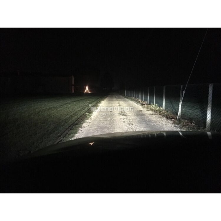 <p>Miscela di gas purissima 5000k senza aggiunte di gas inerti (coloranti) - Lampada H7 <strong>PROFESSIONALE</strong> di Altissima Qualità, realizzata e garantita da xenovision.</p>