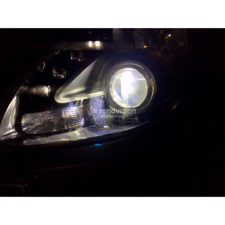 6 Anabbaglianti LED H7 34,000Lm per Land rover Discovery IV L319 fari a parabola <strong>Kit anabbaglianti LED per Land rover Discovery IV</strong> L319 fari a parabola.</strong>.Coppia lampade <strong>H7</strong> modello Edge v3.0 di Xenovision.