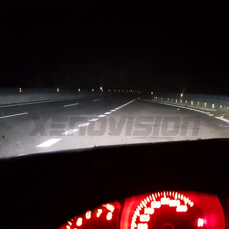 9 Anabbaglianti LED H7 34,000Lm per Land rover Discovery IV L319 fari a parabola <strong>Kit anabbaglianti LED per Land rover Discovery IV</strong> L319 fari a parabola.</strong>.Coppia lampade <strong>H7</strong> modello Edge v3.0 di Xenovision.