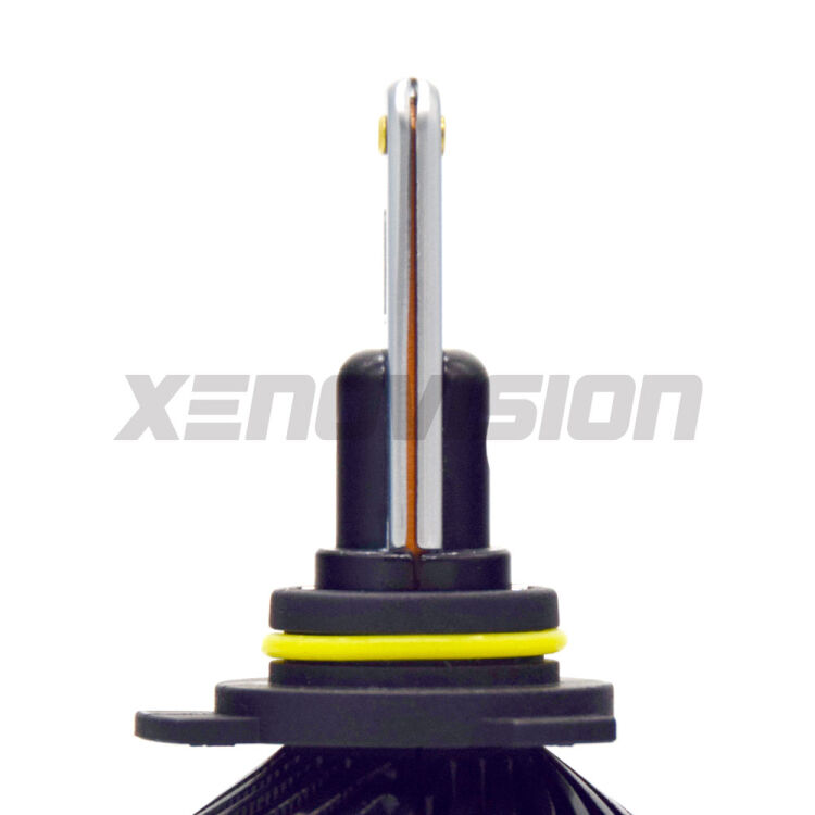 <strong>Kit anabbaglianti LED specifico per Opel Ampera</strong> R12 2011 - 2015. Lampade <strong>HIR2</strong> Canbus da 29.000Lumen di luminosità modello Eagle Xenovision.
