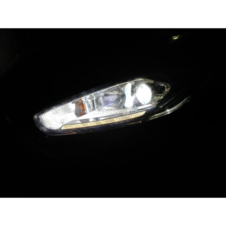 9 Anabbaglianti LED HIR2 29,000Lm per Land rover Discovery IV L319 fari lenticolari <strong>Kit anabbaglianti LED specifico per Land rover Discovery IV</strong> L319 fari lenticolari. Lampade <strong>HIR2</strong> Canbus da 29.000Lumen di luminosità modello Eagle Xenovision.
