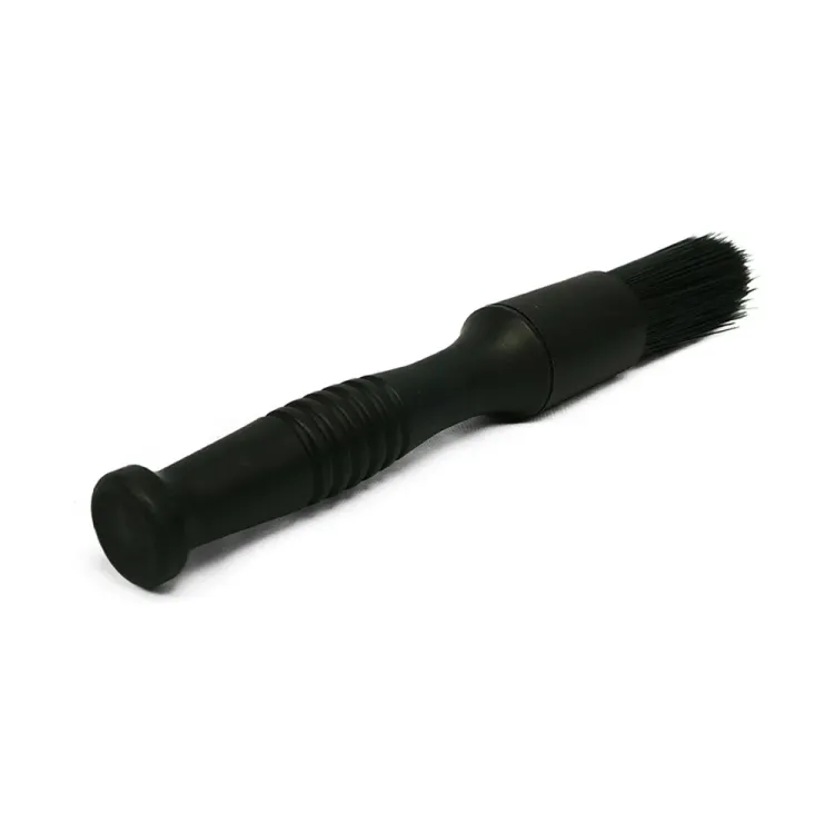 1 Innovacar Hard Brush - Pennello setole dure in Nylon Pennello con setole dure in Nylon, ideale per rimuovere sporco ostinato da motori e cerchi. Resistente ai solventi, maneggevole e con impugnatura antiscivolo.