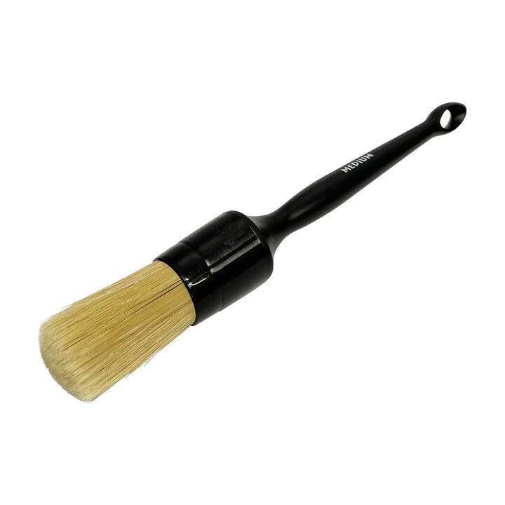 Innovacar Medium Brush - Pennello setole medie Pennello per detailing con setole medie che puliscono efficacemente interni ed esterni, raggiungendo anche i dettagli più difficili con precisione.