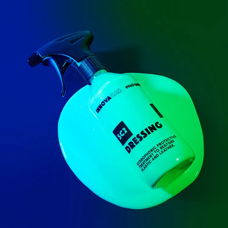 0 Innovacar SC2 Dressing - Ravvivatore e protettivo per plastiche e pelle - 100ml Ripristina al nuovo e protegge superfici in plastica, pelle e vinile con un effetto profondo e setoso, senza lasciare residui untuosi.