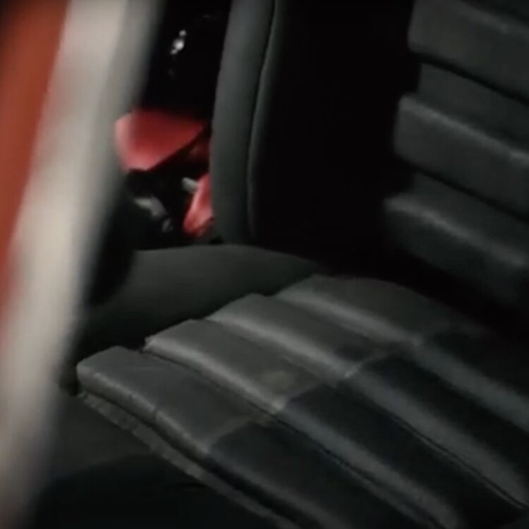 3 Innovacar X2 Fabrics & Leather - Pulitore pelle, tessuti e alcantara - 500ml Detergente energetico per interni basato su enzimi attivi, pulisce a fondo lo sporco ma è innocuo su pelli e delicati.