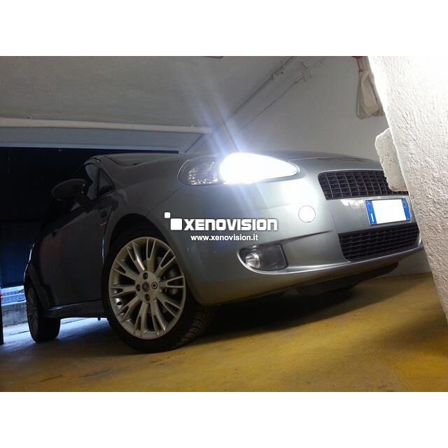 1 Kit BiXenon H4 5300k 35W 64Bit Focus Pro Xenovision Bianco Solare <p><strong>La Qualità Massima sul mercato.</strong> Kit BiXenon 35w Professionale,, equipaggiato con lampade di altissima qualità Xenovision FocusPro Korea H4 BiXenon 5300k.</p>