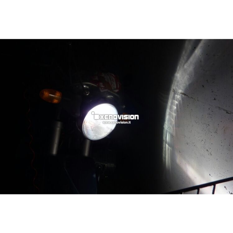 <p>Kit Bixenon moto H4 6000k 35W Ultra Slim Xenovision ad architettura   digitale 64-Bit. Lampade bixenon H4 Bianco Lunare Ket KOREA, Qualita   Garantita 2 anni&nbsp; </p>