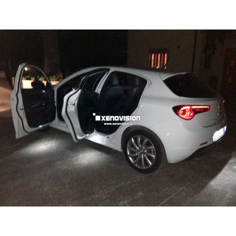 <p>Kit Alfa Romeo Giulietta dal 2008 in poi Full, conversione totale a Led per Alfa Romeo Giulietta dal 2008 in poi. Zero spie, Altissima Qualit&agrave;. Luce Bianco Lunare 6000k su ogni principale punto luce interno ed i principali esterni.</p>