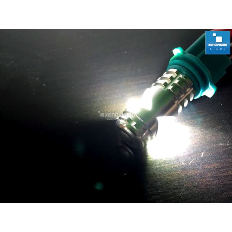 4 Kit LED P13W PSX26W Kit Led CREE 1000Lm DRL 6000k <p><strong>P13W PSX26W</strong>- Coppia Lampade led in colorazione Bianco Lunare 6000k, con 2 Chip Led CREE™ 10W nominali ciascuno, totale 1000Lm a lampada. Tecnologia Led esclusiva XENOVISION di nuova generazione, luminosità impressionante.</p>