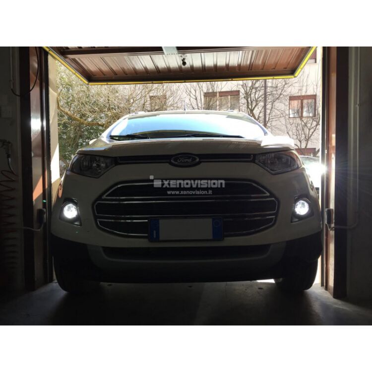 6 Kit LED P13W PSX26W Kit Led CREE 1000Lm DRL 6000k <p><strong>P13W PSX26W</strong>- Coppia Lampade led in colorazione Bianco Lunare 6000k, con 2 Chip Led CREE™ 10W nominali ciascuno, totale 1000Lm a lampada. Tecnologia Led esclusiva XENOVISION di nuova generazione, luminosità impressionante.</p>