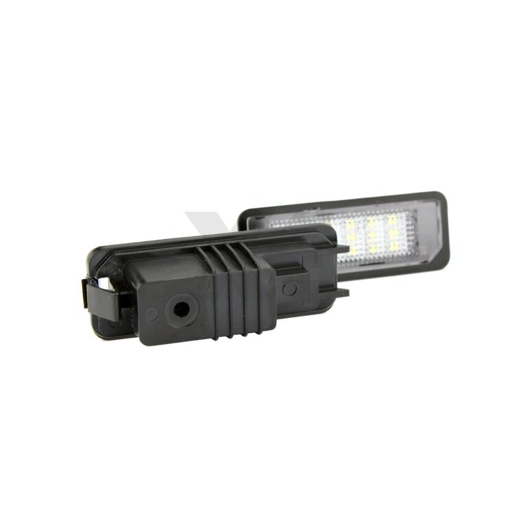 2 Kit Plafoniere LED Luce Targa per VW Passat B5 1996 - 2000 Kit plafoniere LED Luce Targa specifiche per VW Passat B5 1996 - 2000. Zero spie. Qualità Massima sul mercato, estremamente luminose.