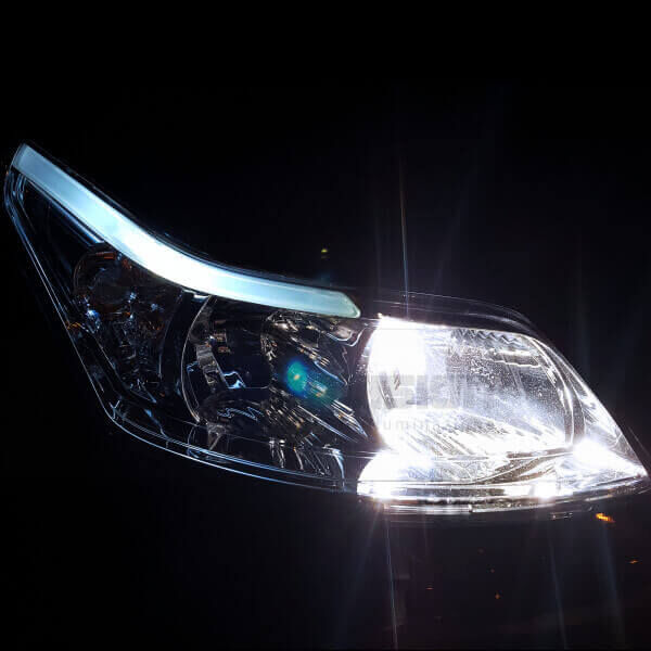 4 Kit Xenon Citroen C4 - 2007 al 2014 - 35W e Led Posizione - 6000k <p>Kit Xenon 35W specifico per il faro della Citroen C4 e Luci Posizione a Led in tinta. Plug&Play zero spie, contiene tutto l'occorrente. Luce Bianco Lunare 6000k.</p>