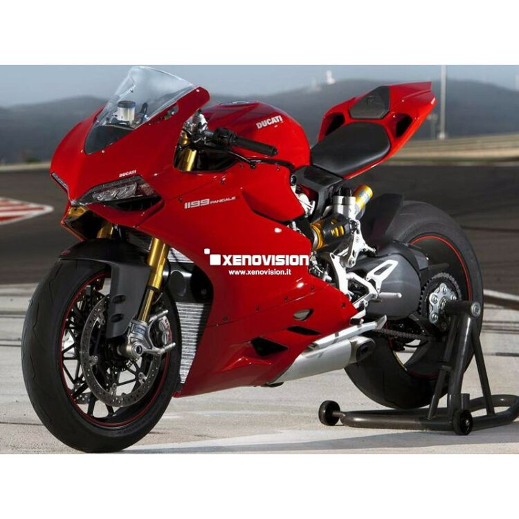 <p>Kit Xenon 35W specifico per il faro della Ducati 1199 Panigale. Plug&amp;Play zero spie, contiene tutto l'occorrente. Luce Bianco Solare 5000k.</p>