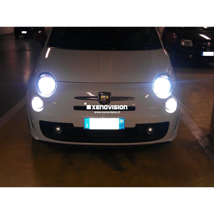 1 Kit xenon Fiat 500 fino a 2015 - Xenon 35W, Led DRL e Targa - Zero Spie - 6000k <p>Kit xenon e DRL Led Ultraluminosi (400Lumen!) per Fiat 500. 100% Plug&Play, l'unico in Italia con Led DRL Ultraluminosi zero spie. Un prodotto completo e introvabile altrove, qualità Garantita Xenovision.</p>