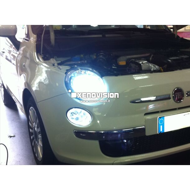 4 Kit xenon Fiat 500 fino a 2015 - Xenon 35W, Led DRL e Targa - Zero Spie - 6000k <p>Kit xenon e DRL Led Ultraluminosi (400Lumen!) per Fiat 500. 100% Plug&Play, l'unico in Italia con Led DRL Ultraluminosi zero spie. Un prodotto completo e introvabile altrove, qualità Garantita Xenovision.</p>