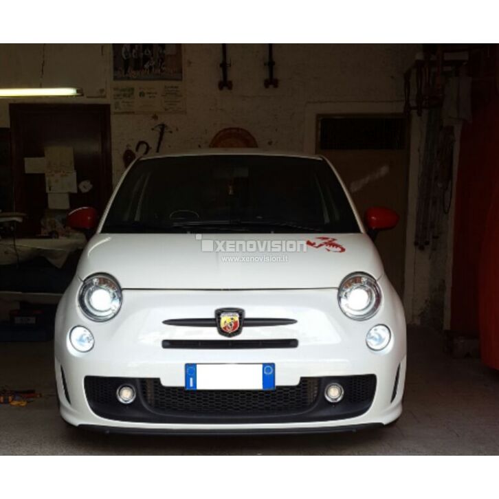 <p>Kit Xenon Specifico per i fari della tua Fiat 500/595. Engineered by Xenovision - Qualit&agrave; Massima. Schermatura Blue&amp;Me.</p>