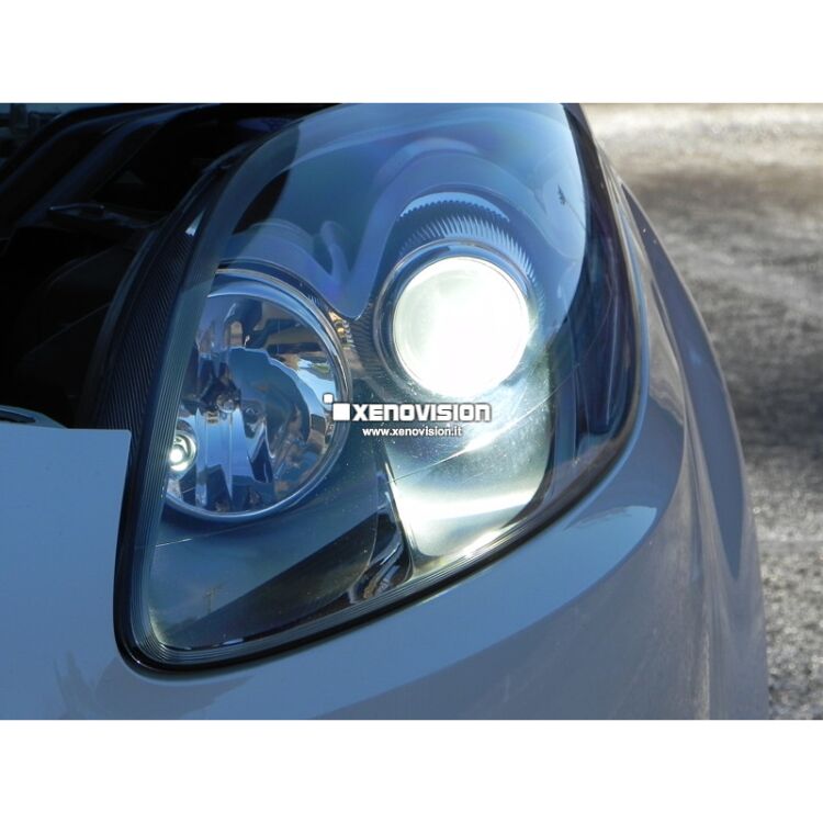 <p>Kit Xenon Specifico per i fari della tua Fiat Bravo. Engineered by Xenovision - Qualit&agrave; Massima.</p>