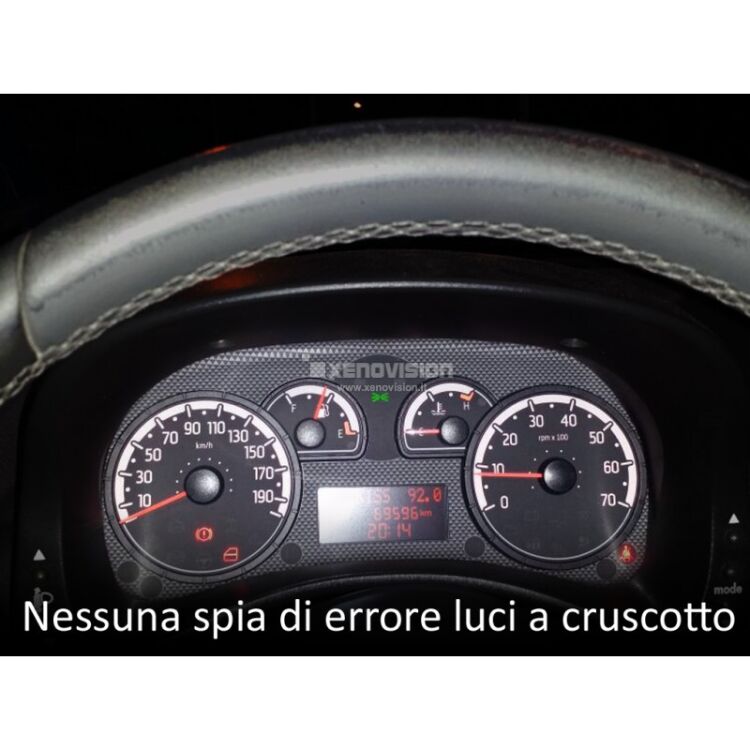 3 Kit Xenon Fiat Panda Cross - 2005 a 2012 - Xenon 35W e Luci Posizione - 6000k <p>Kit Xenon 35W specifico per il faro della Fiat Panda Cross e Luci Posizione Led in tinta. Plug&Play zero spie, contiene tutto l'occorrente. Luce Bianco Lunare 6000k.</p>