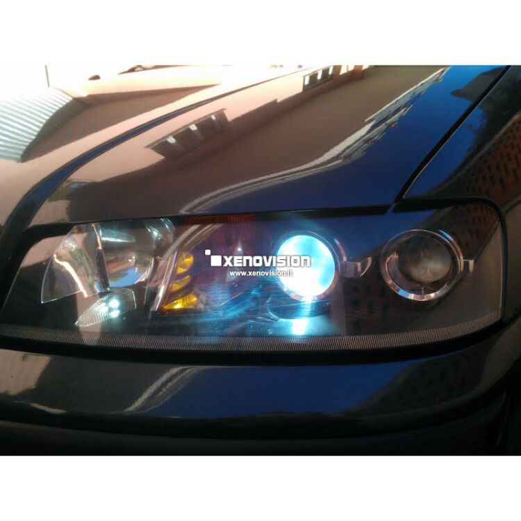 2 Kit Xenon Fiat Punto - 1999 a 2005 - Xenon 35W e Led Posizione - 6000k <p>Kit Xenon 35W e Luci Posizione a Led in tinta, pacchetto specifico per Fiat Punto Lenticolare. Plug&Play, contiene tutto l'occorrente. Luce Bianco Lunare 6000k </p>