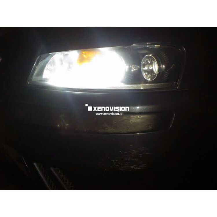 4 Kit Xenon Fiat Punto - 1999 a 2005 - Xenon 35W e Led Posizione - 6000k <p>Kit Xenon 35W e Luci Posizione a Led in tinta, pacchetto specifico per Fiat Punto Lenticolare. Plug&Play, contiene tutto l'occorrente. Luce Bianco Lunare 6000k </p>