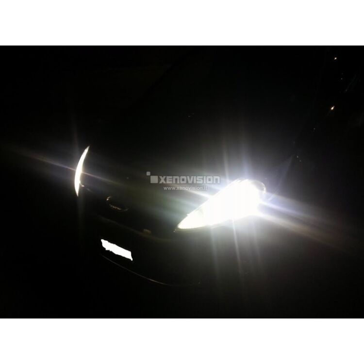 3 Kit Xenon Ford Fiesta - da 2008 a 2012 - Parabola - Xenon 35W e Led - 5000k <p>Kit Xenon 35W e Luci Posizione a Led in tinta, pacchetto specifico per Ford Fiesta 2008 in poi. Plug&Play, contiene tutto l'occorrente. Luce Bianco Solare 5000k </p>