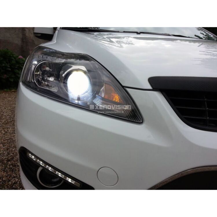 2 Kit Xenon Ford Focus - Lenticolare - 2004 a 2011 - Xenon 35W e Led - 6000k <p>Kit Xenon 35W e Luci Posizione a Led in tinta, pacchetto specifico per Ford Focus con faro lenticolare come in foto. Plug&Play, contiene tutto l'occorrente. Luce Bianco Lunare 6000k </p>